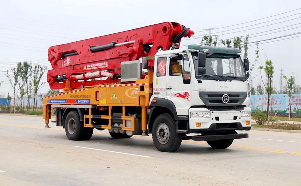 36米小型混凝土泵车